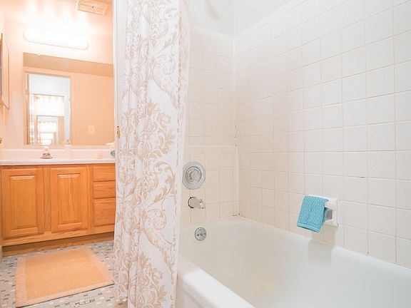 4th image of 9960 Wayne Rd #9-107