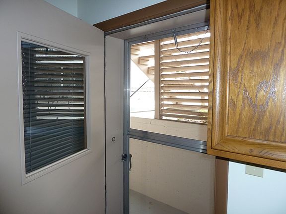 5th image of 175 Belaire Dr