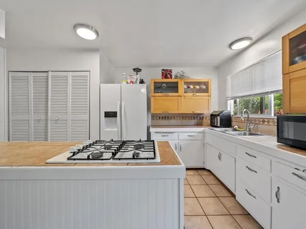 2833 Dusk Dr, San Diego, CA 92139