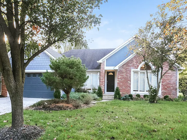 705 Firethorn Cir — Photo 1