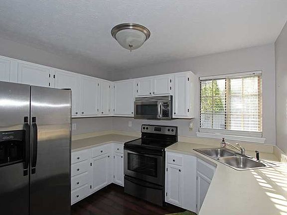 4th image of 2839 Sunnyfield Ct