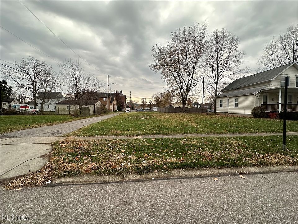 1st image of 416 13th St