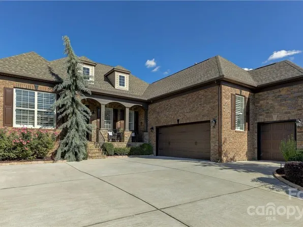 14818 High Bluff Ct, Charlotte, NC 28278