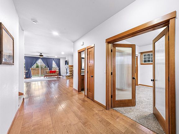 4th image of 879 Bentgrass Way