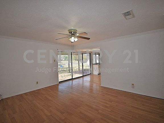 2nd image of 810 Quebec Dr