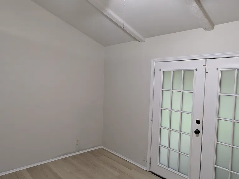 6606 Benhill — Photo 32