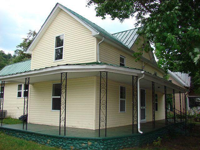 1st image of 222 Douglas Dr