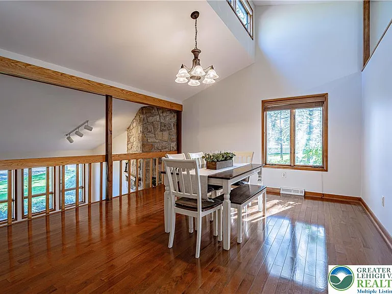 3705 Vale View Dr S — Photo 14