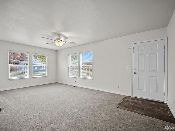4th image of 725 37th St SE Trlr 20