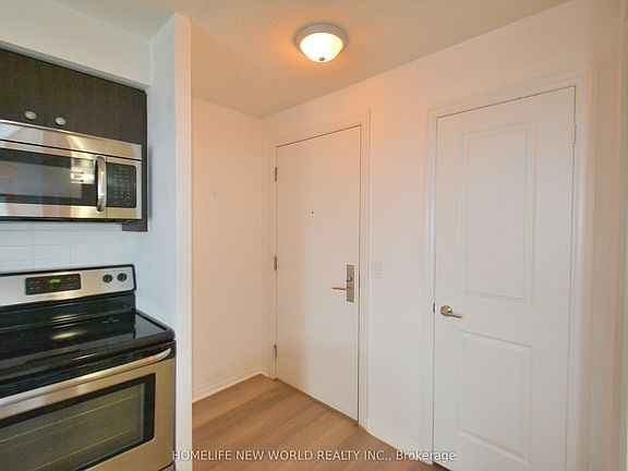 4th image of 275 Yorkland Rd #1509