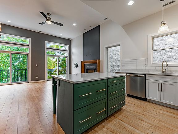 4th image of 1720 N Talman Ave #3