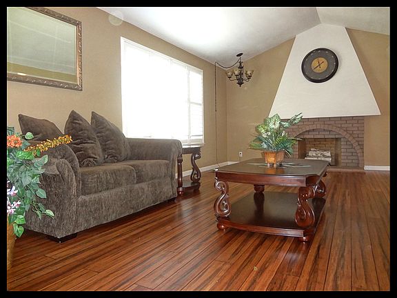 3rd image of 2758 Aldworth Dr