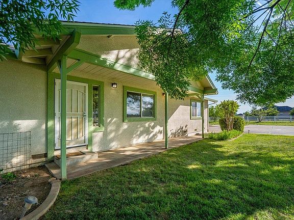 5th image of 14410 Paynes Creek Rd