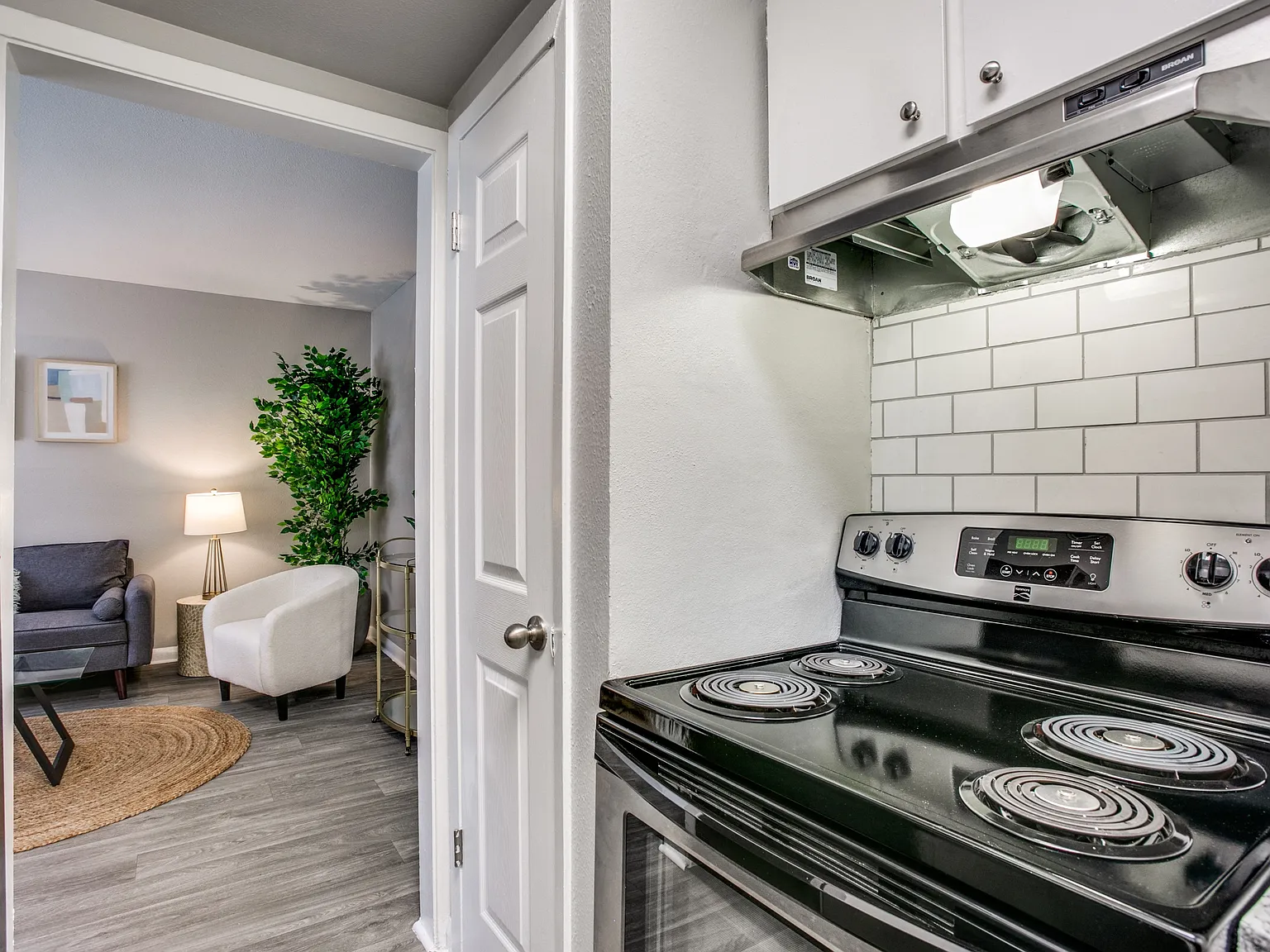 Bellaire Oaks Apartments — Photo 2
