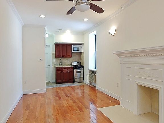 2nd image of 400 E 63rd St APT 1B