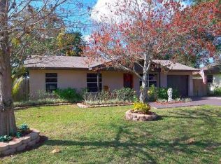 304 64th St NE, Bradenton, FL 34208