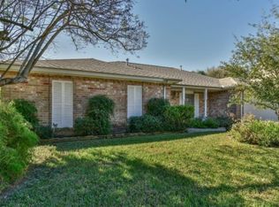 25 Lebrun Ct, Galveston, TX 77551