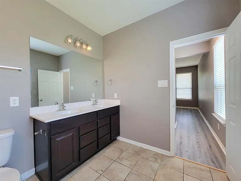 14202 Persimmon Woods Dr — Photo 11