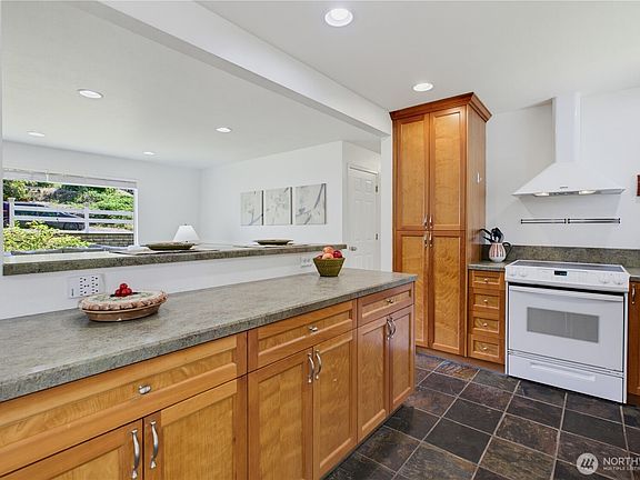 5th image of 11267 145th Avenue SE