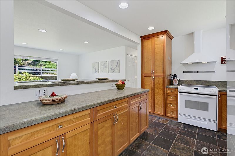 5th image of 11267 145th Avenue SE
