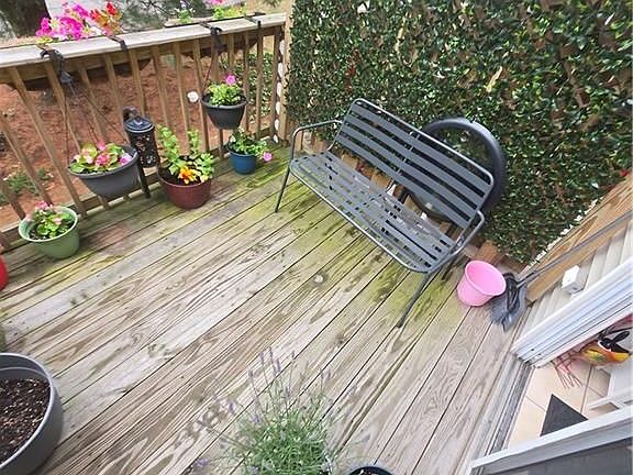 3rd image of 10 Burleigh St APT 2