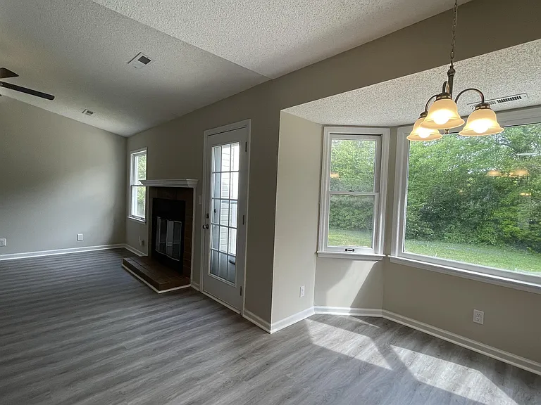 120 Springfield Ln — Photo 23