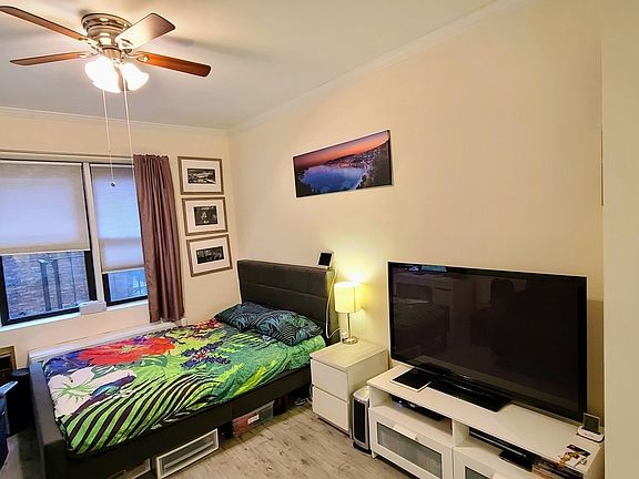 4th image of 403 E 73rd St #1B