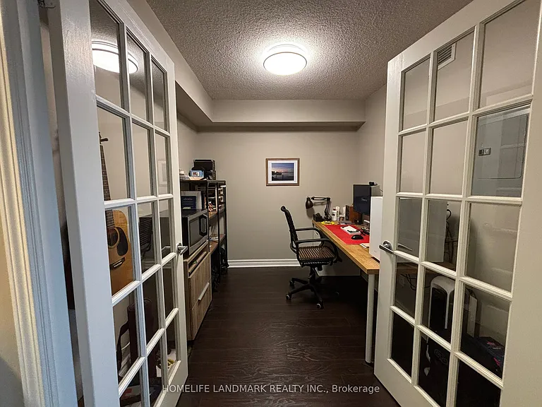 17 Barberry Pl #1611 — Photo 4