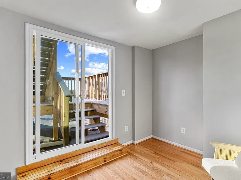 1628 S Charles St — Photo 29