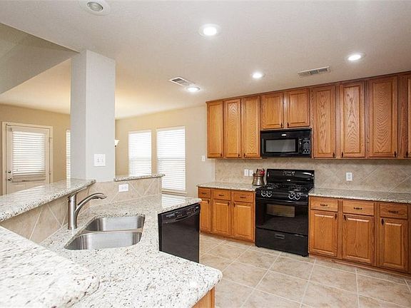 5th image of 10425 Cochron Dr