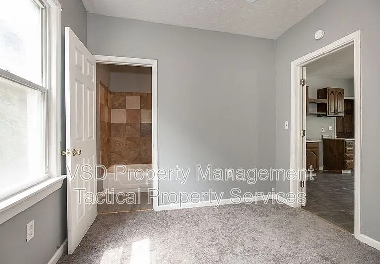 3651 E 55th St #3 — Photo 5