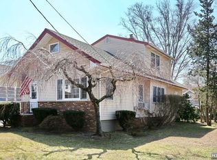 214 Hill St, Midland Park, NJ 07432