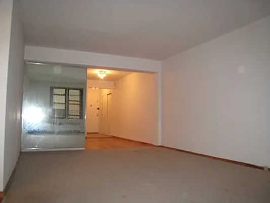 Rented by Metropolitan Res. Partners | media 21