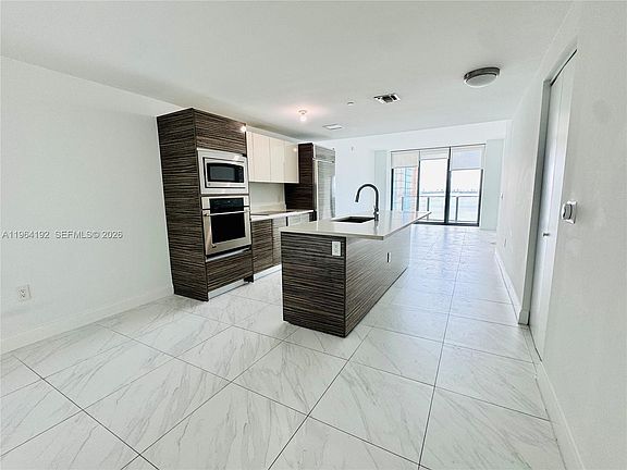 5th image of 460 NE 28th St APT 1602