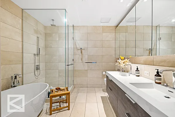 Bathroom, photo 2