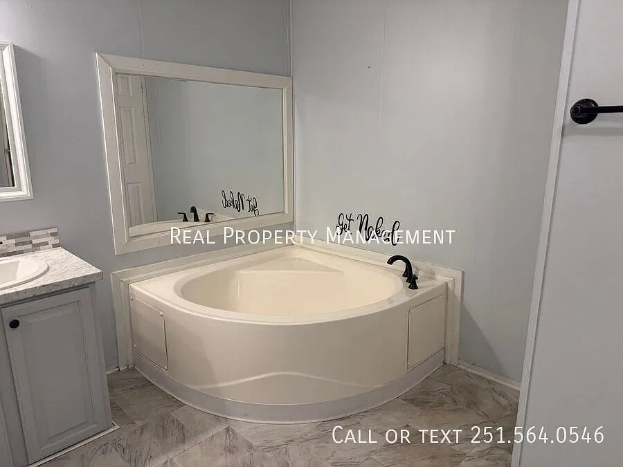 4131 Oakridge AVE. Mobile AL 36619 — Photo 4