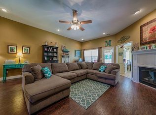 3903 SW Cherry Rd, Bentonville, AR 72712