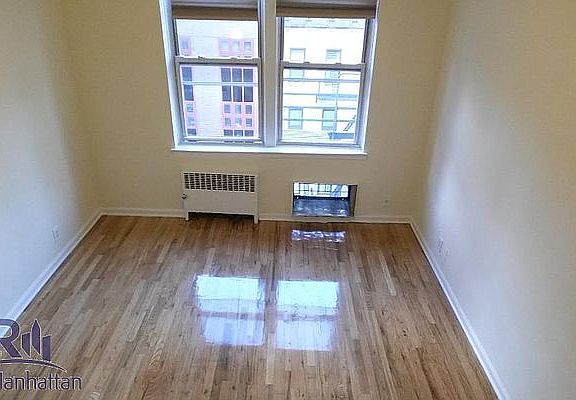 2nd image of 414 E 77th St APT 4B