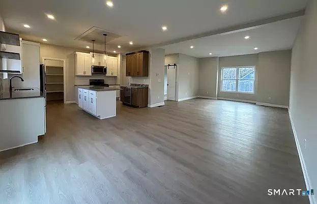 1st image of 62 Soundview Ave