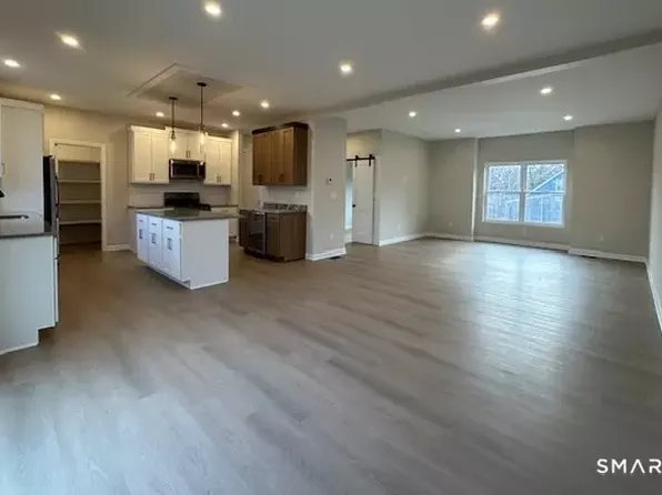 62 Soundview Ave, Fairfield, CT 06825