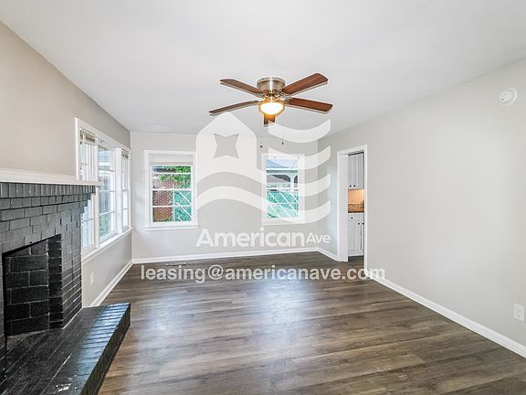 1237582_002_living_room_13770944.jpg