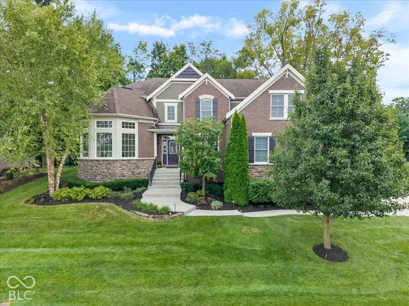 10529 Geist View Dr, McCordsville, IN 46055