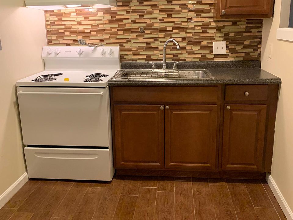 1st image of 303 Superior Ave APT 24