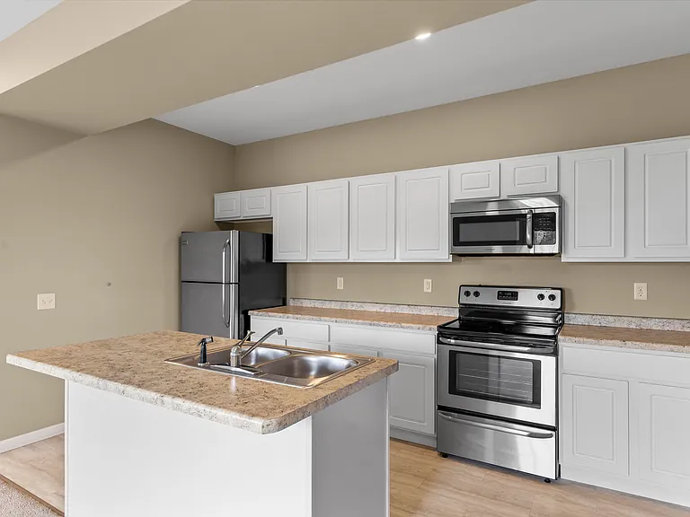 Stonegate Village Apartments — Photo 8