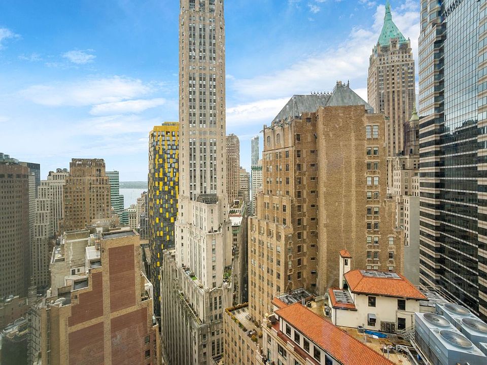 1st image of 75 Wall St APT 35H