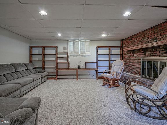 5th image of 430 Oak Ave