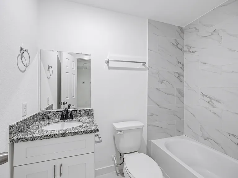 8635 Peachtree St #B — Photo 14