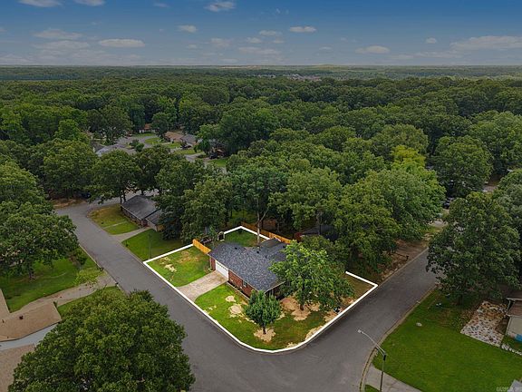 5th image of 309 Corkwood Dr