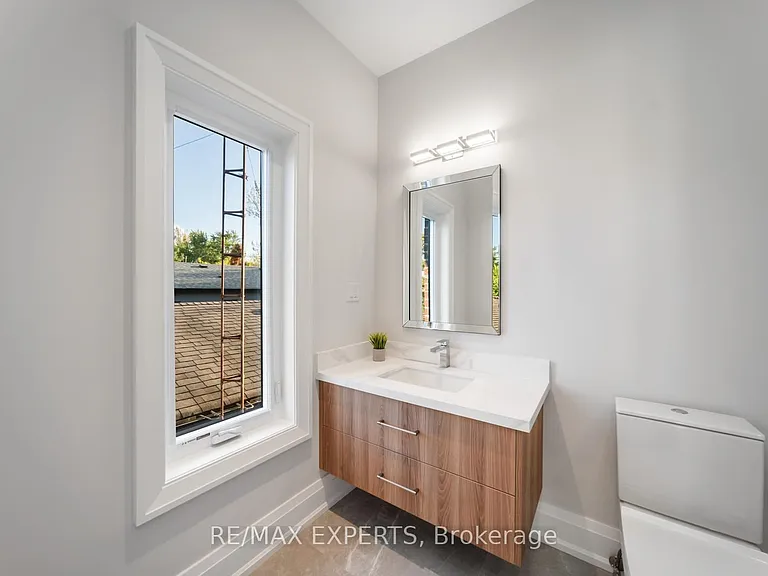 88 Moray Ave — Photo 32