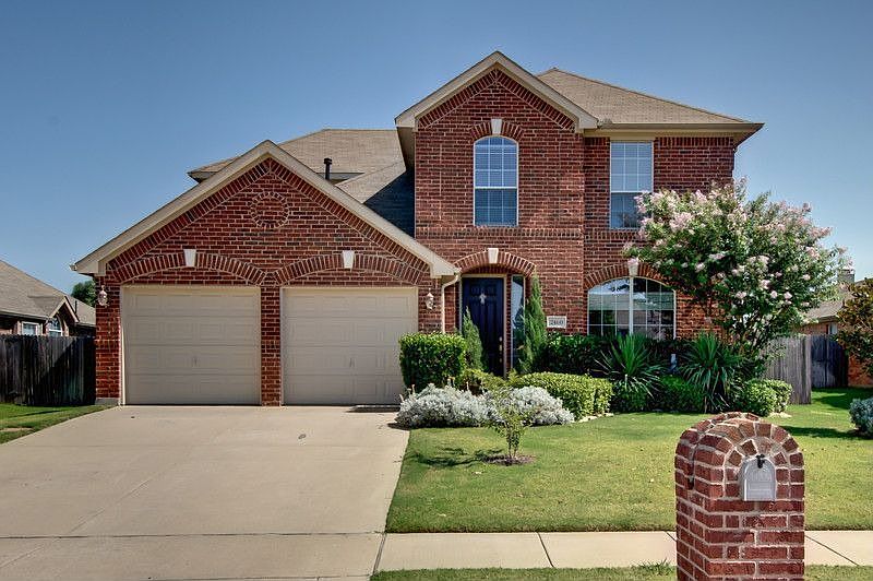 1st image of 2460 Chesterwood Dr